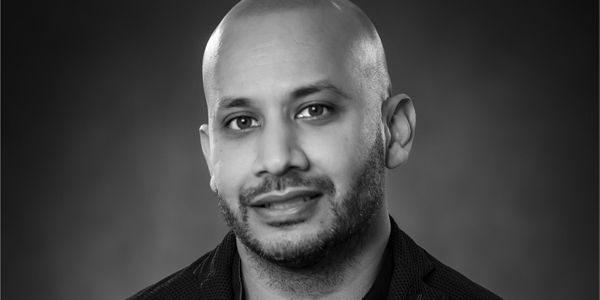 Vik Jayakumar headshot